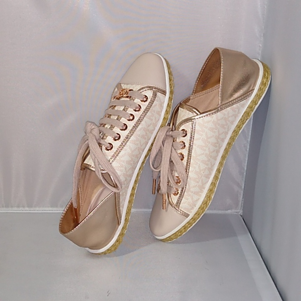 Michael Kors size 6 MK tennis shoes